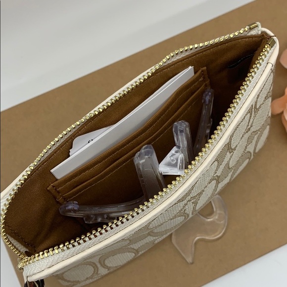 COACH Double Corner Zip Wristlet In Signature Canv - Picture 8 of 8